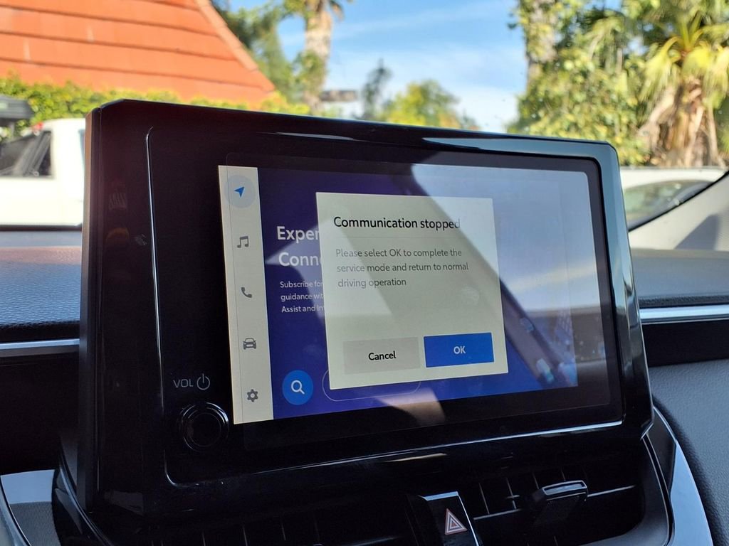 Certified 2024 Toyota Corolla Cross LE w/ Moonroof Package FWD image 8