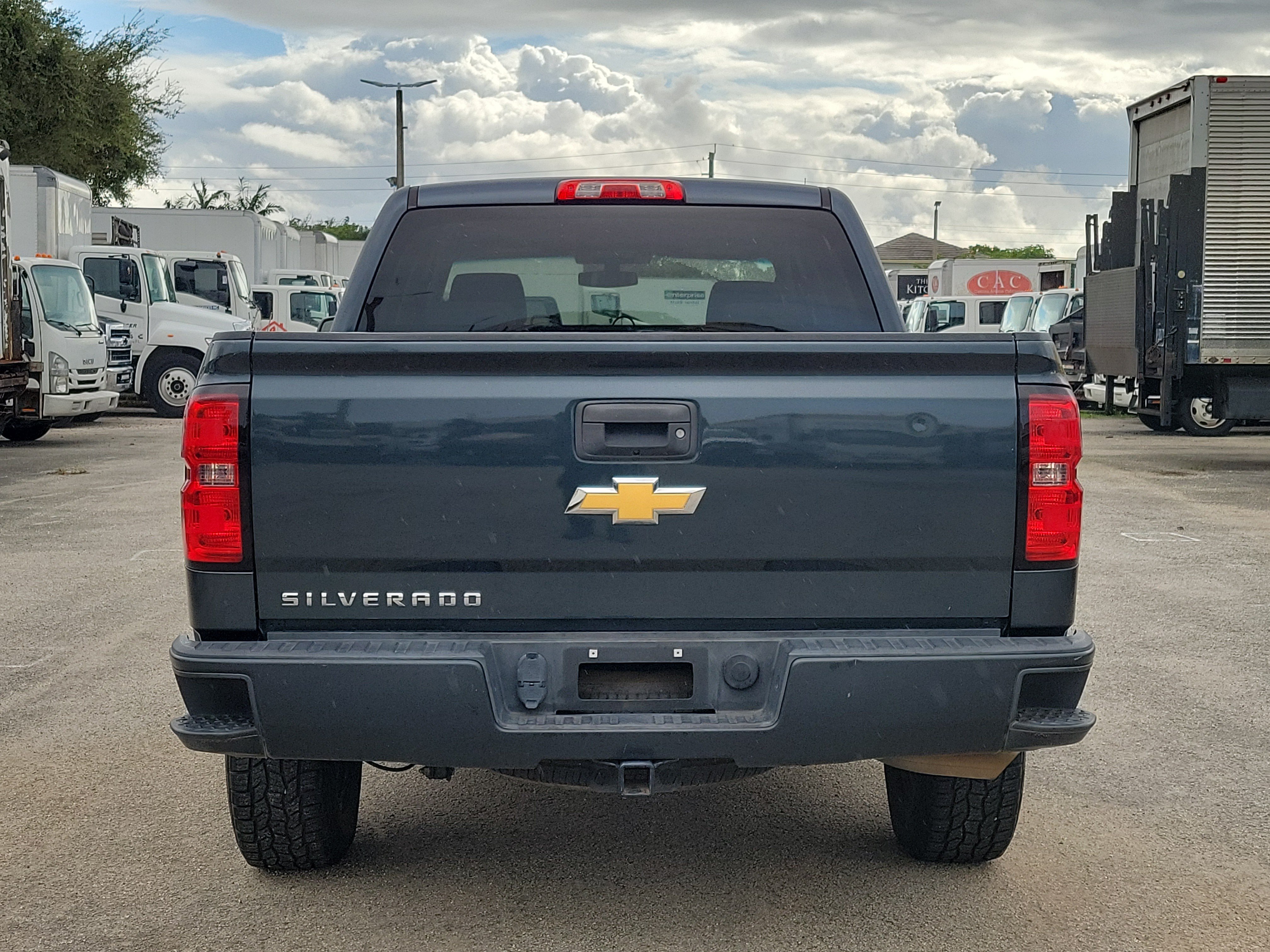 Used 2018 Chevrolet Silverado 1500 W/T w/ Trailering Package RWD image 4