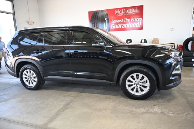 Used 2024 Toyota Grand Highlander AWD image 4