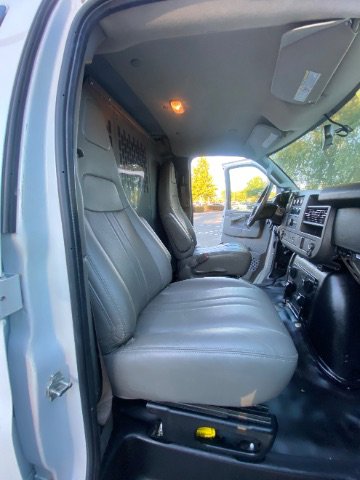 Used 2018 Chevrolet Express 2500 Work Van w/ Driver Convenience Package image 17