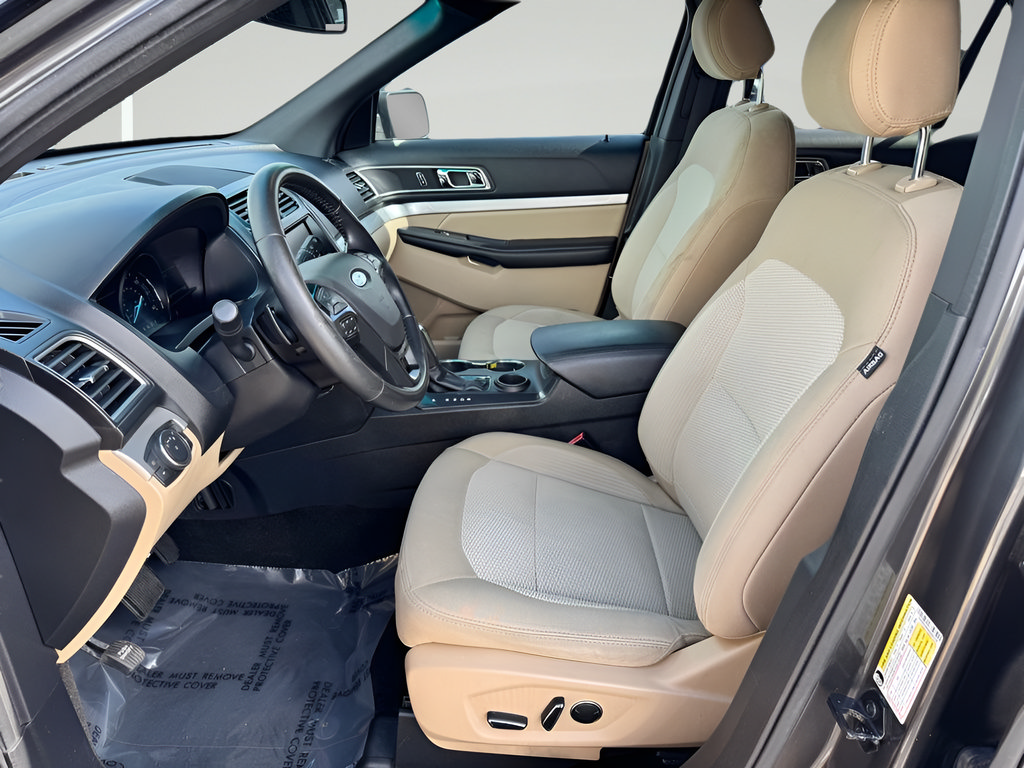 Used 2016 Ford Explorer XLT w/ Equipment Group 201A FWD image 25