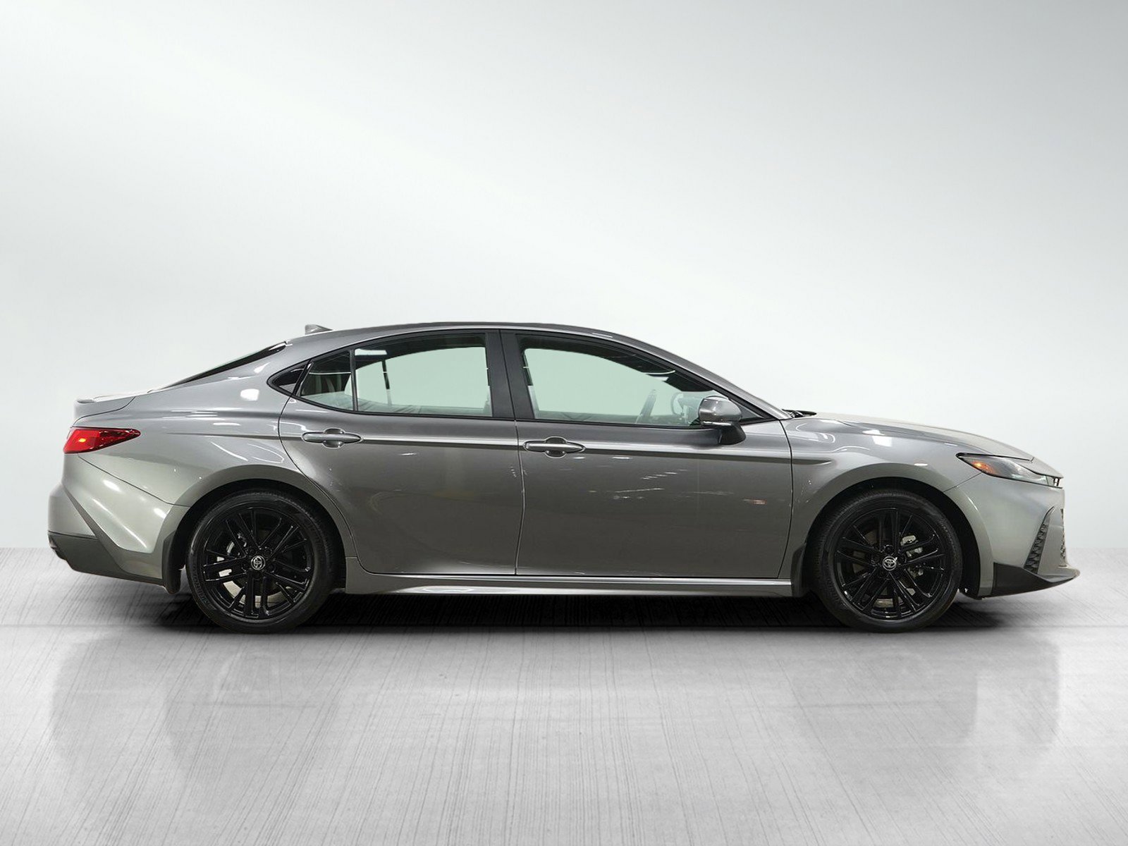 Used 2025 Toyota Camry SE w/ Multimedia Upgrade Package FWD image 6
