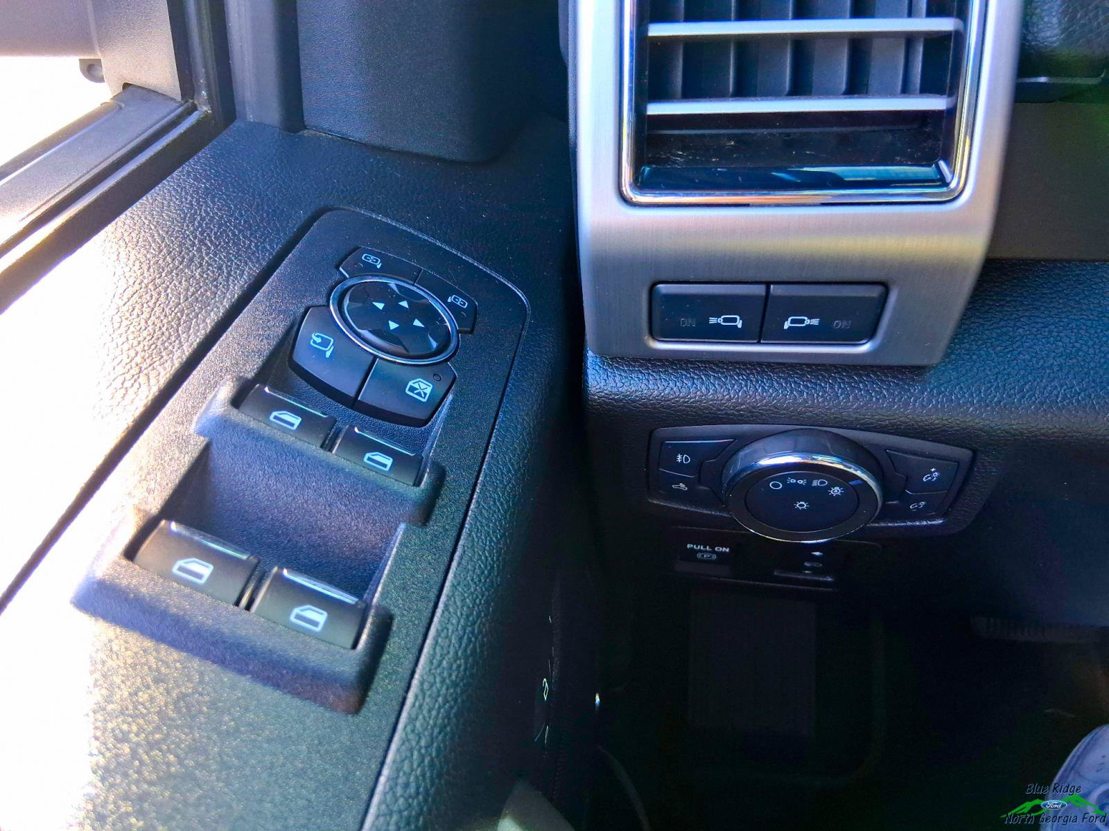 Used 2020 Ford F150 Platinum w/ Equipment Group 701A Luxury AWD/4WD image 23