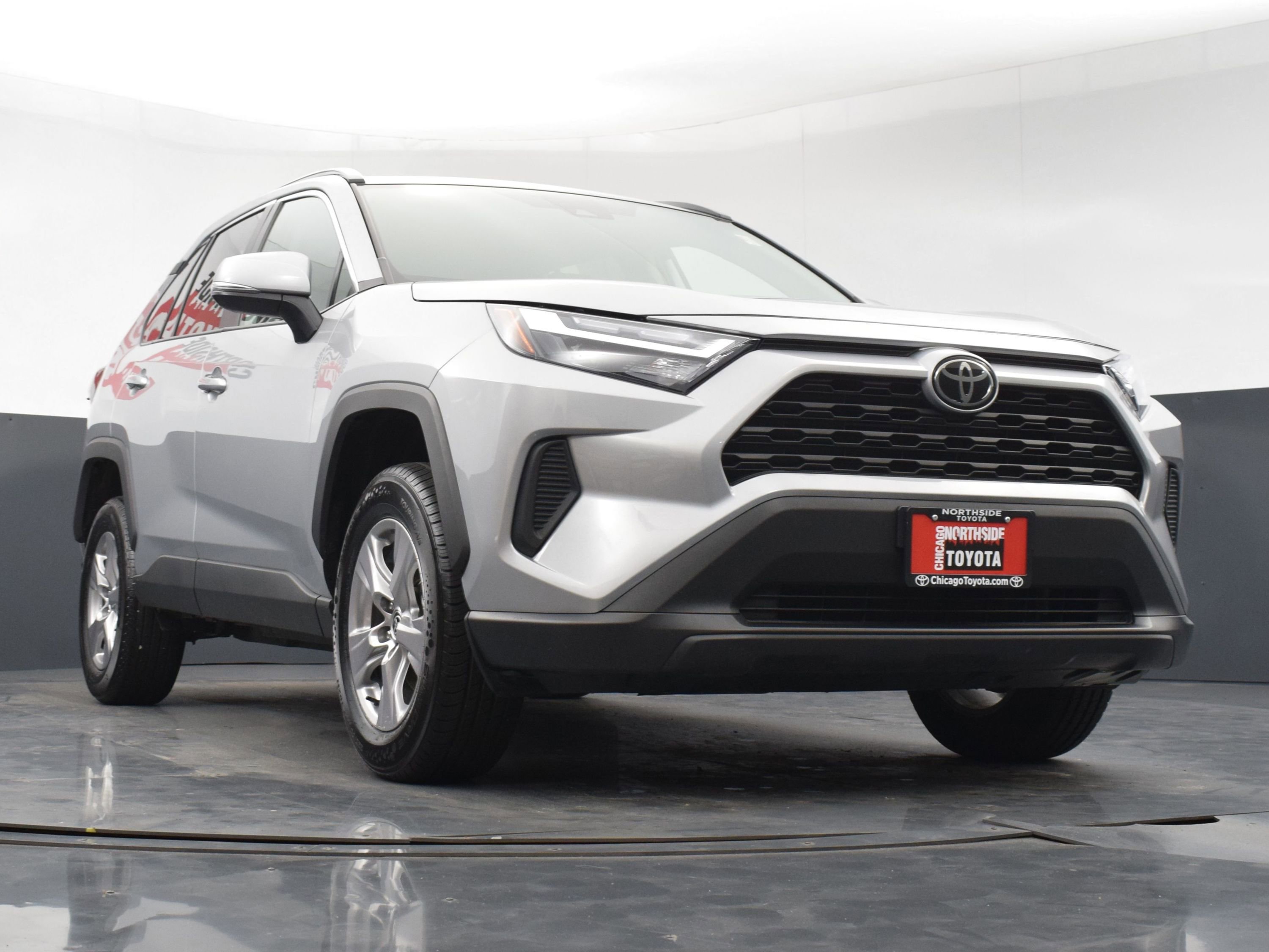 Used 2025 Toyota RAV4 XLE FWD image 28
