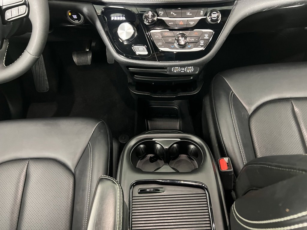 Certified 2024 Chrysler Pacifica Limited image 16