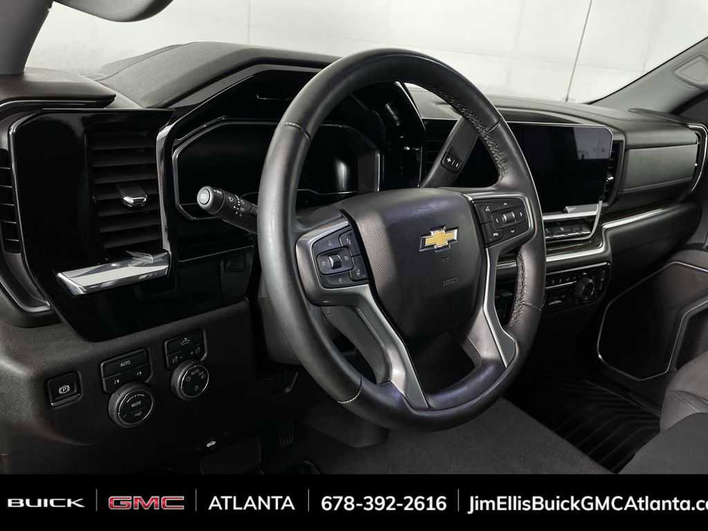 Used 2025 Chevrolet Silverado 1500 LT image 11