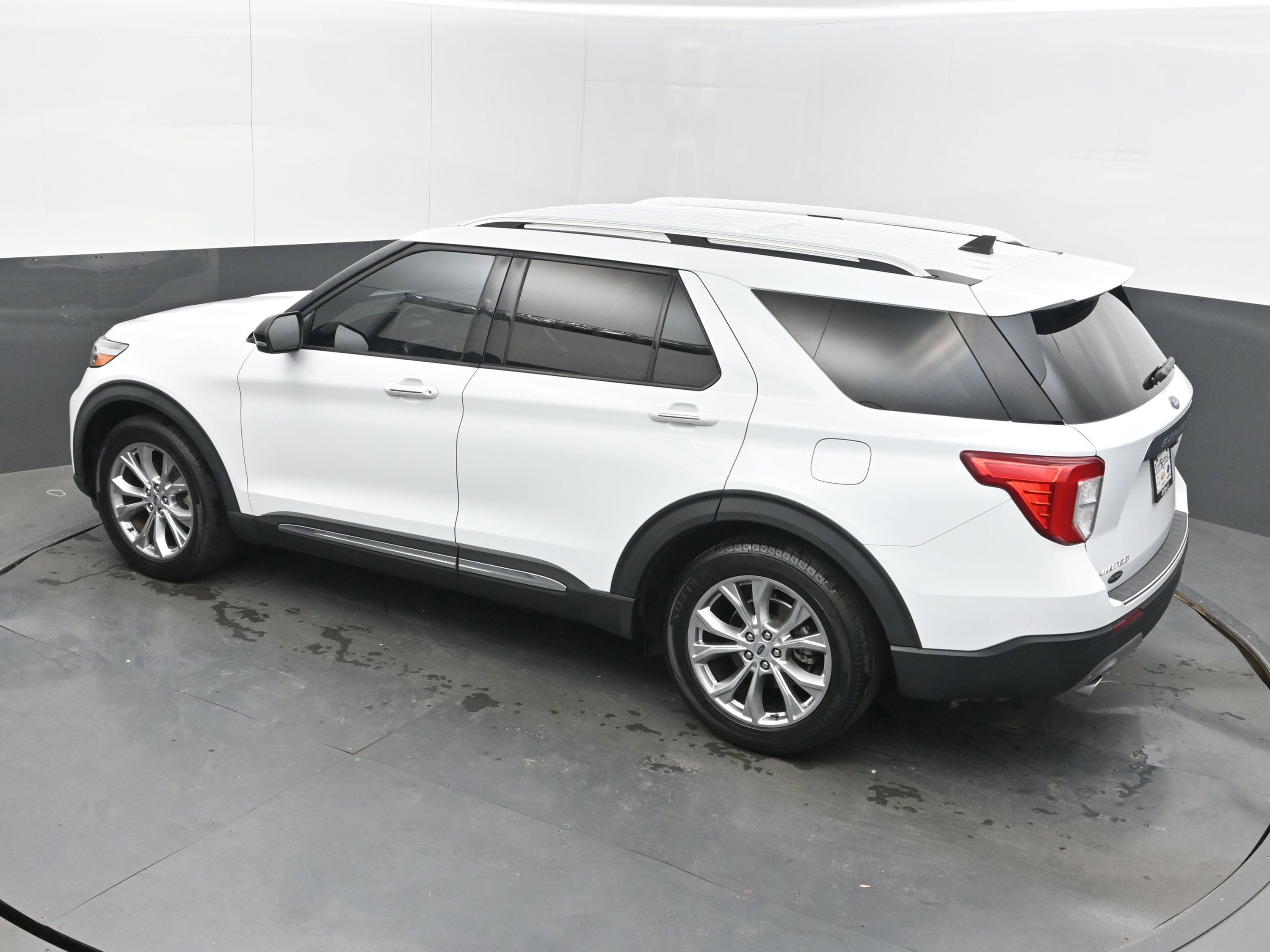 Used 2021 Ford Explorer Limited w/ Equipment Group 301A image 35