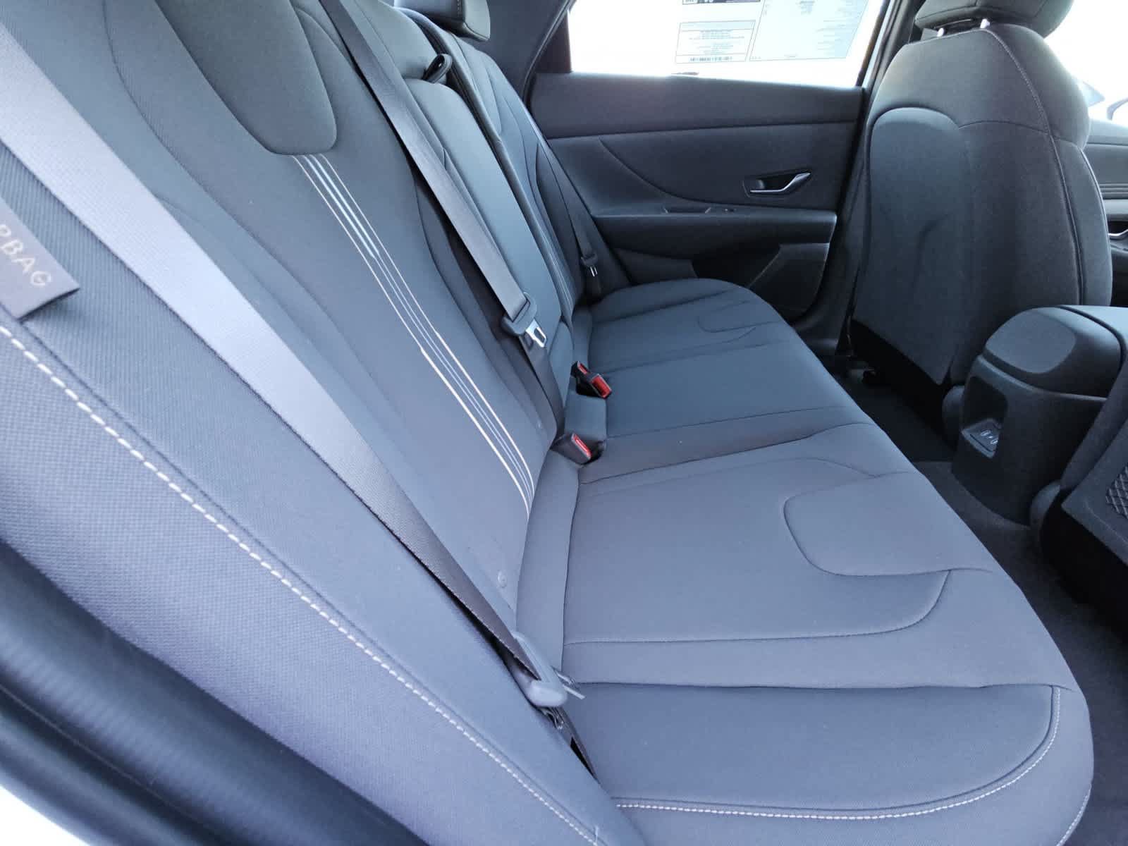 Used 2025 Hyundai Elantra SEL w/ Cargo Package FWD image 17