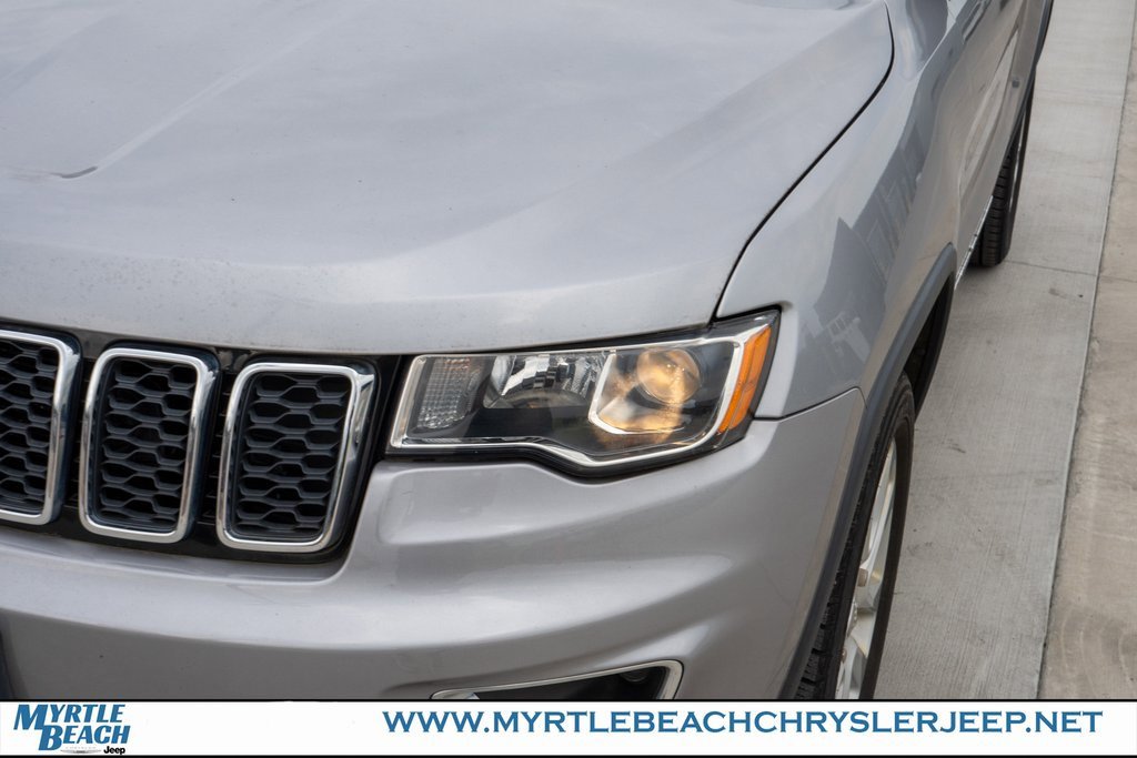 Used 2017 Jeep Grand Cherokee Limited image 10