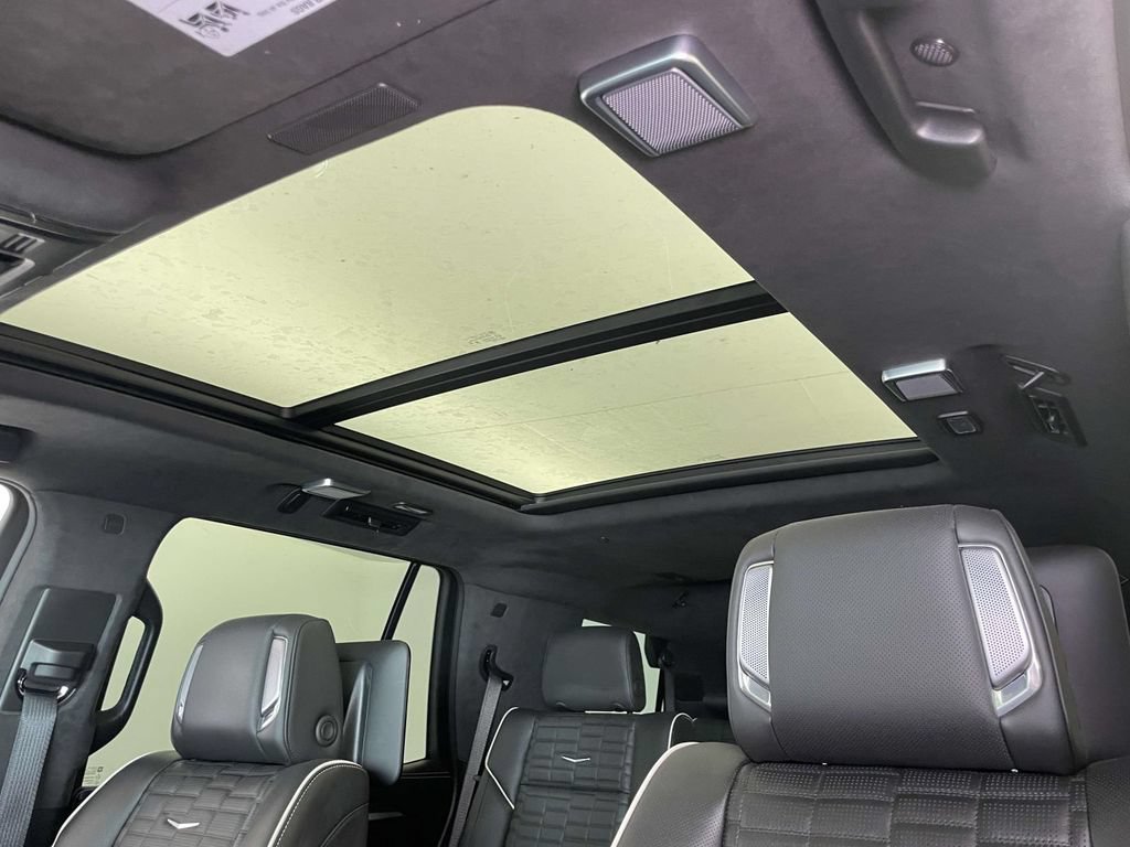 Used 2026 Cadillac Escalade Platinum Sport w/ LPO, ONYX Package AWD/4WD image 18
