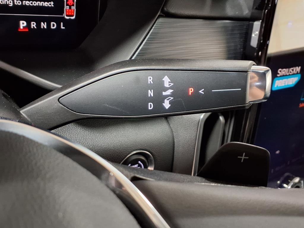 Used 2025 GMC Acadia Elevation image 12