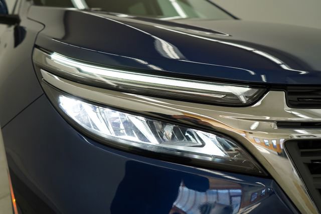 Used 2023 Chevrolet Equinox LT image 74