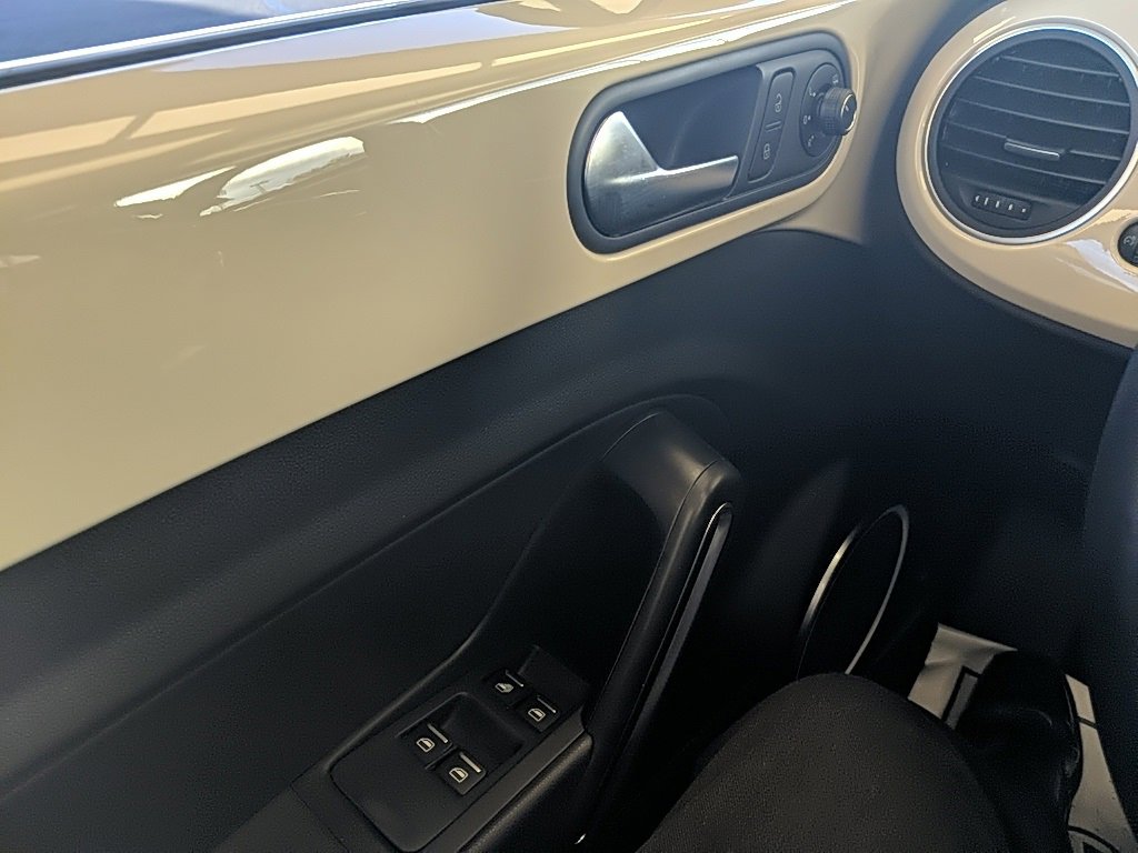 Used 2019 Volkswagen Beetle 2.0T Final Edition SEL image 27