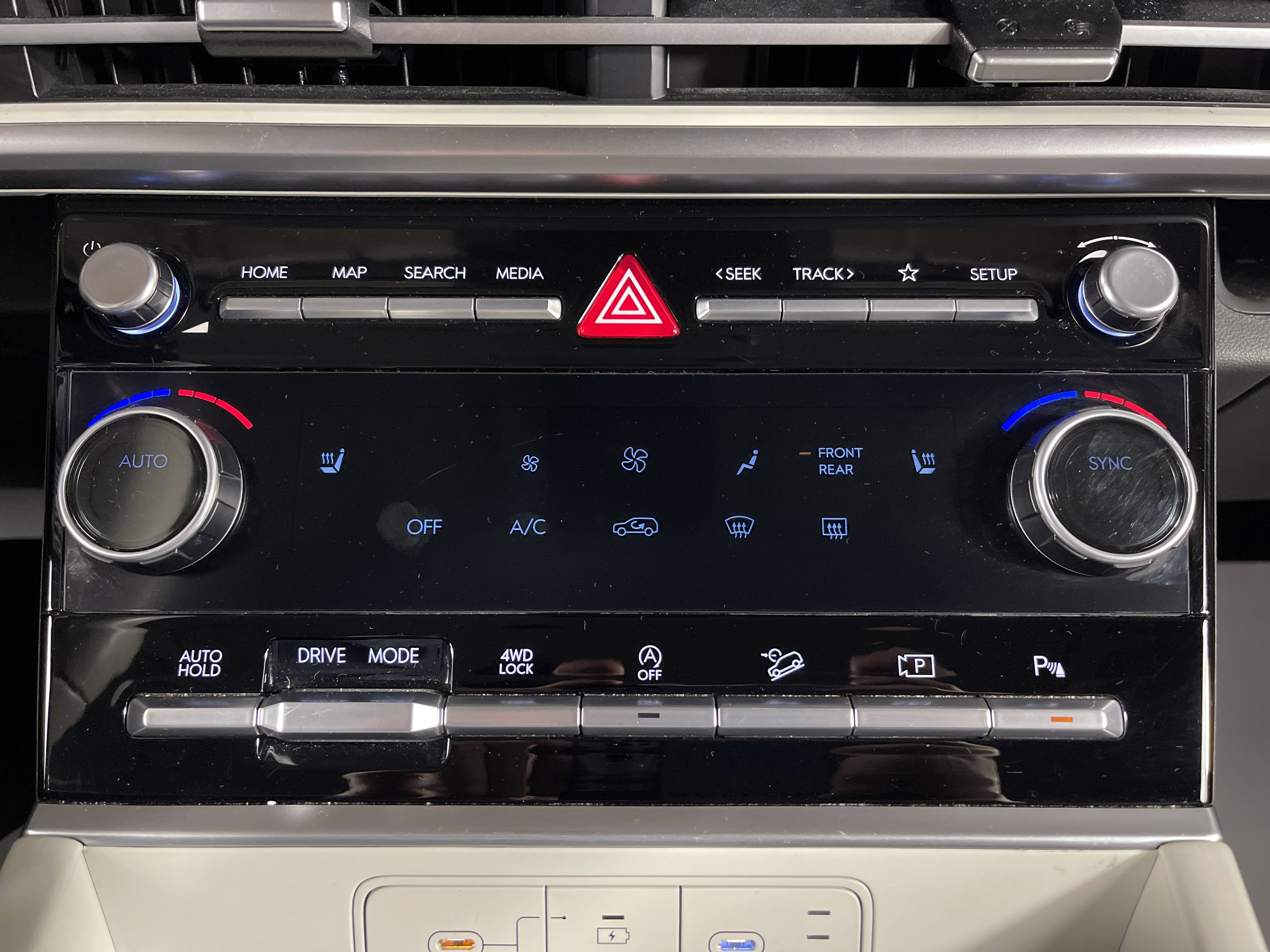 Used 2025 Hyundai Santa Fe SEL image 25