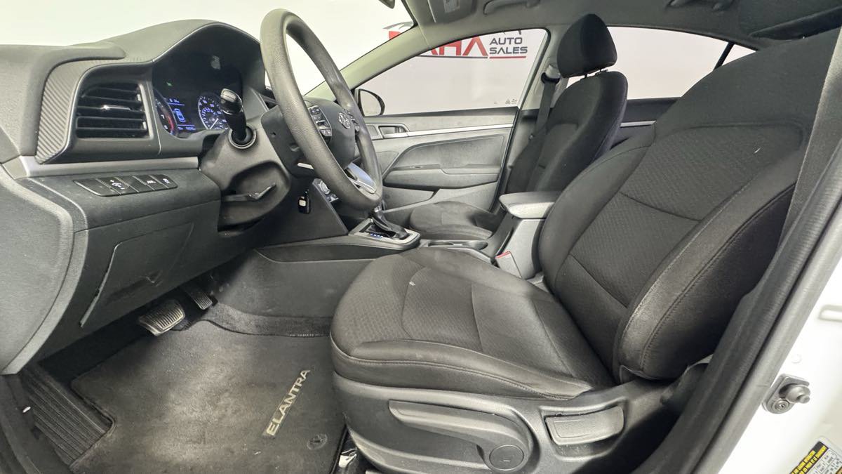 Used 2020 Hyundai Elantra SE w/ Cargo Package (C1) FWD image 15