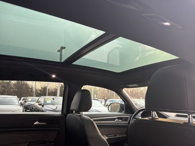 Used 2023 Volkswagen Atlas Cross Sport SEL R-Line image 11