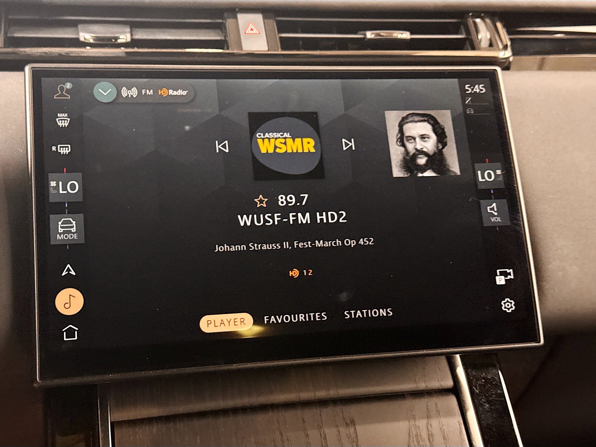 Certified 2026 Land Rover Range Rover Velar Dynamic SE AWD/4WD image 31