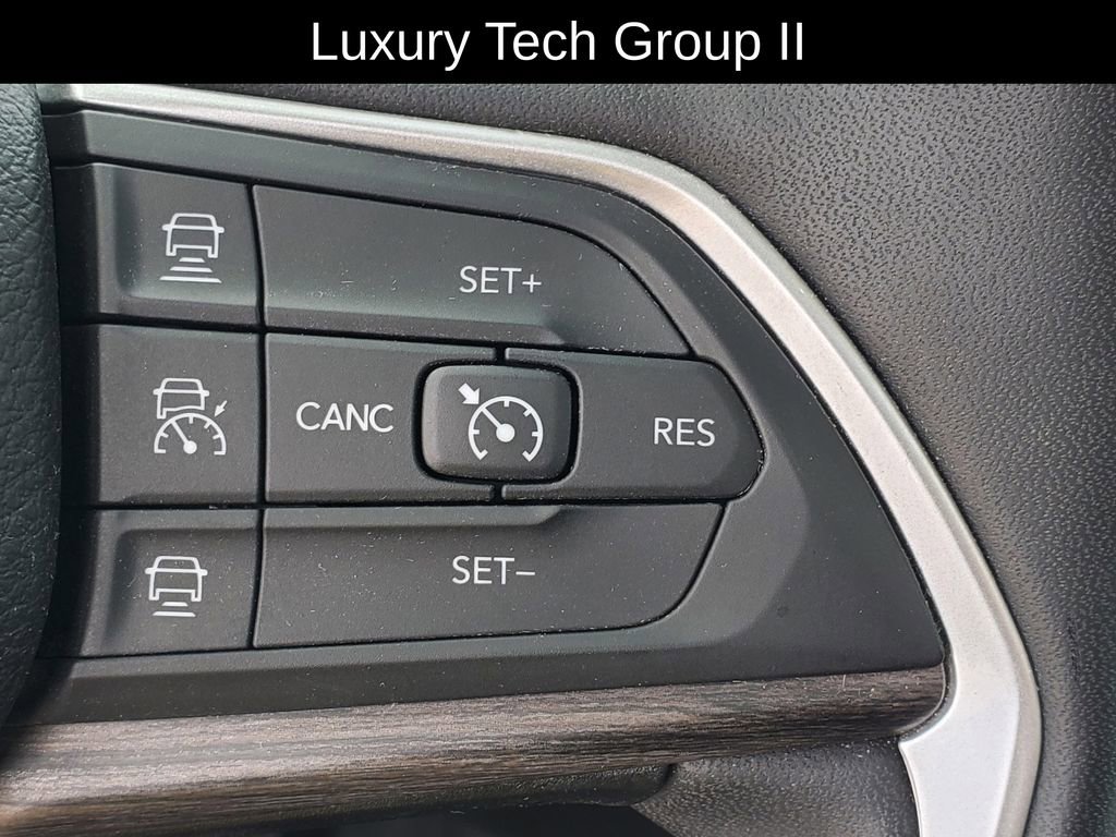 Used 2024 Jeep Grand Cherokee L Limited w/ Luxury Tech Group II AWD/4WD image 13