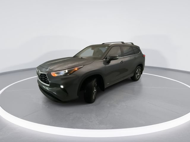 Used 2025 Toyota Highlander XLE AWD/4WD image 4