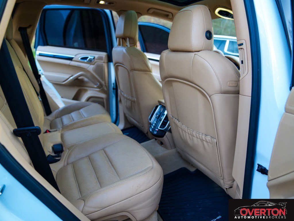 Used 2015 Porsche Cayenne S image 22