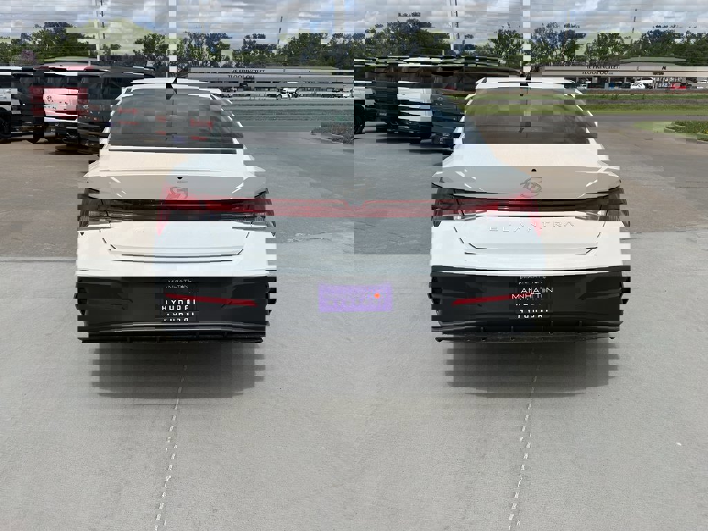 New 2026 Hyundai Elantra SE FWD image 9