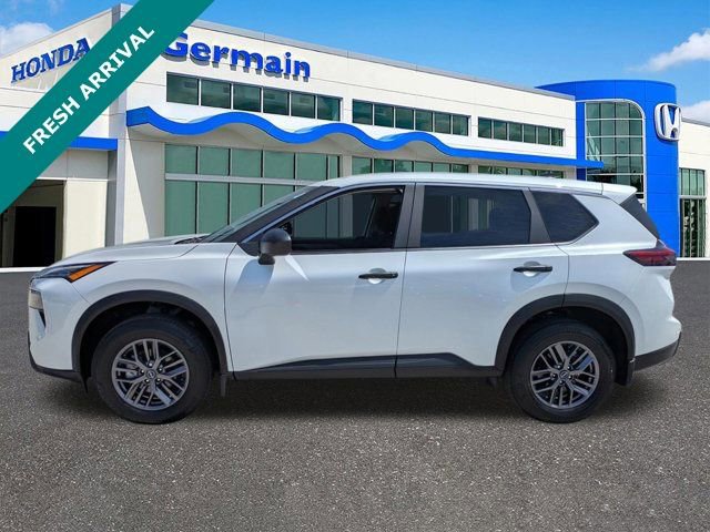 Used 2024 Nissan Rogue S image 8