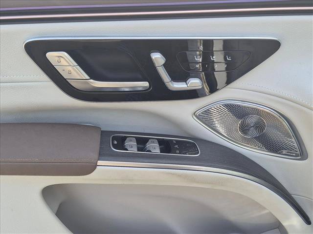 Used 2023 Mercedes-Benz EQS 580 4MATIC SUV image 11