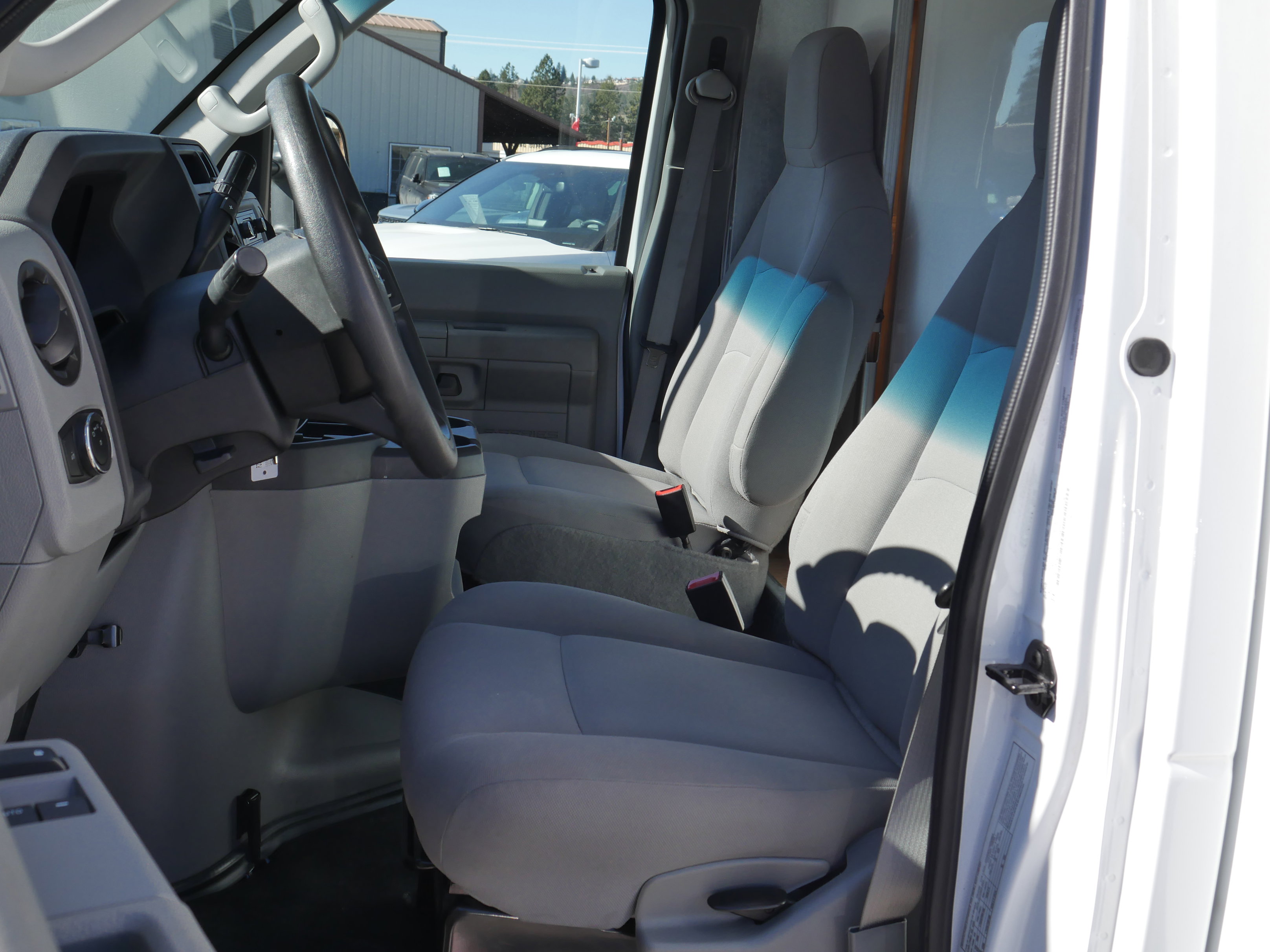 Certified 2024 Ford E-450 and Econoline 450 Super Duty image 3