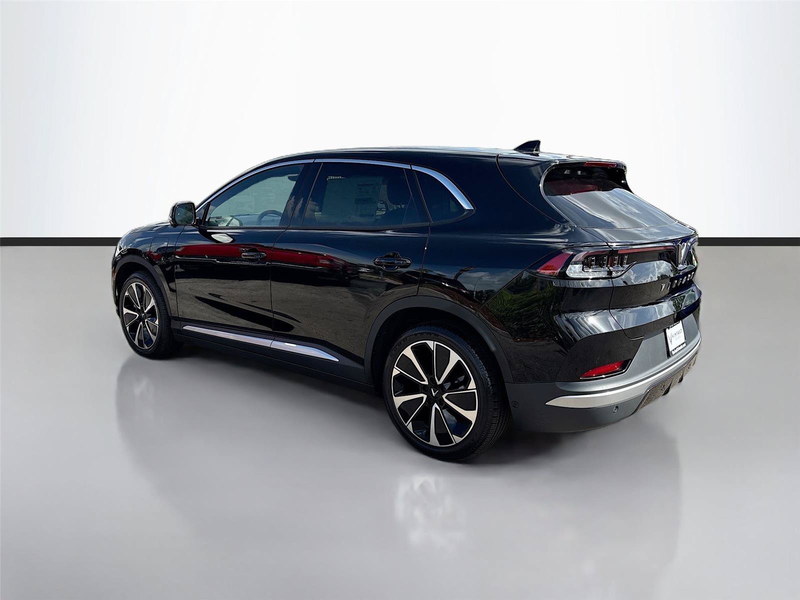 New 2025 VinFast VF 8 Plus AWD/4WD image 5