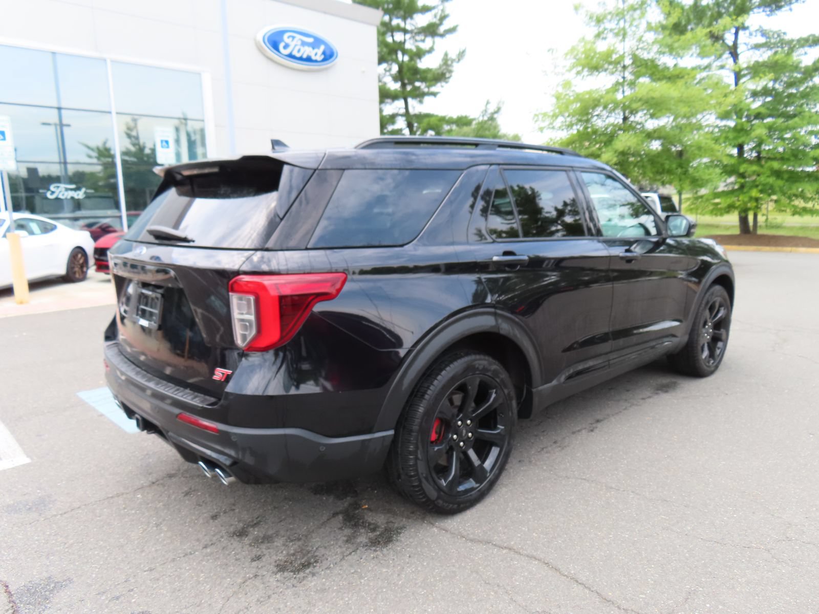 Used 2020 Ford Explorer ST w/ ST Street Pack AWD/4WD image 5