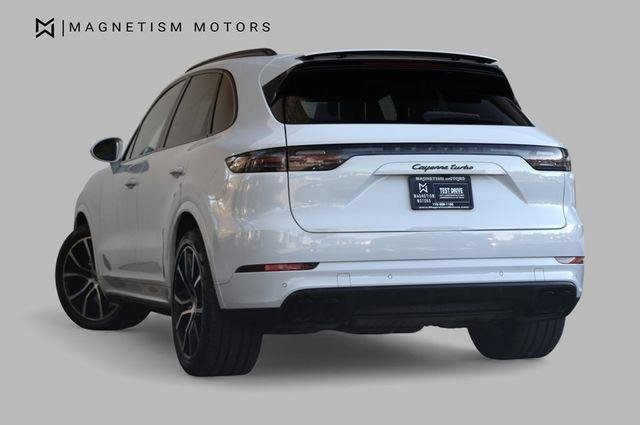 Used 2021 Porsche Cayenne Turbo w/ Premium Package Plus AWD/4WD image 11