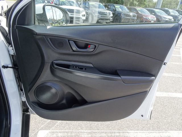 Used 2023 Hyundai Kona SE image 17
