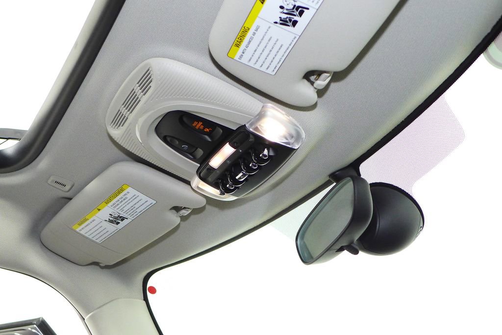 Used 2019 MINI Cooper 4-Door Hardtop image 17