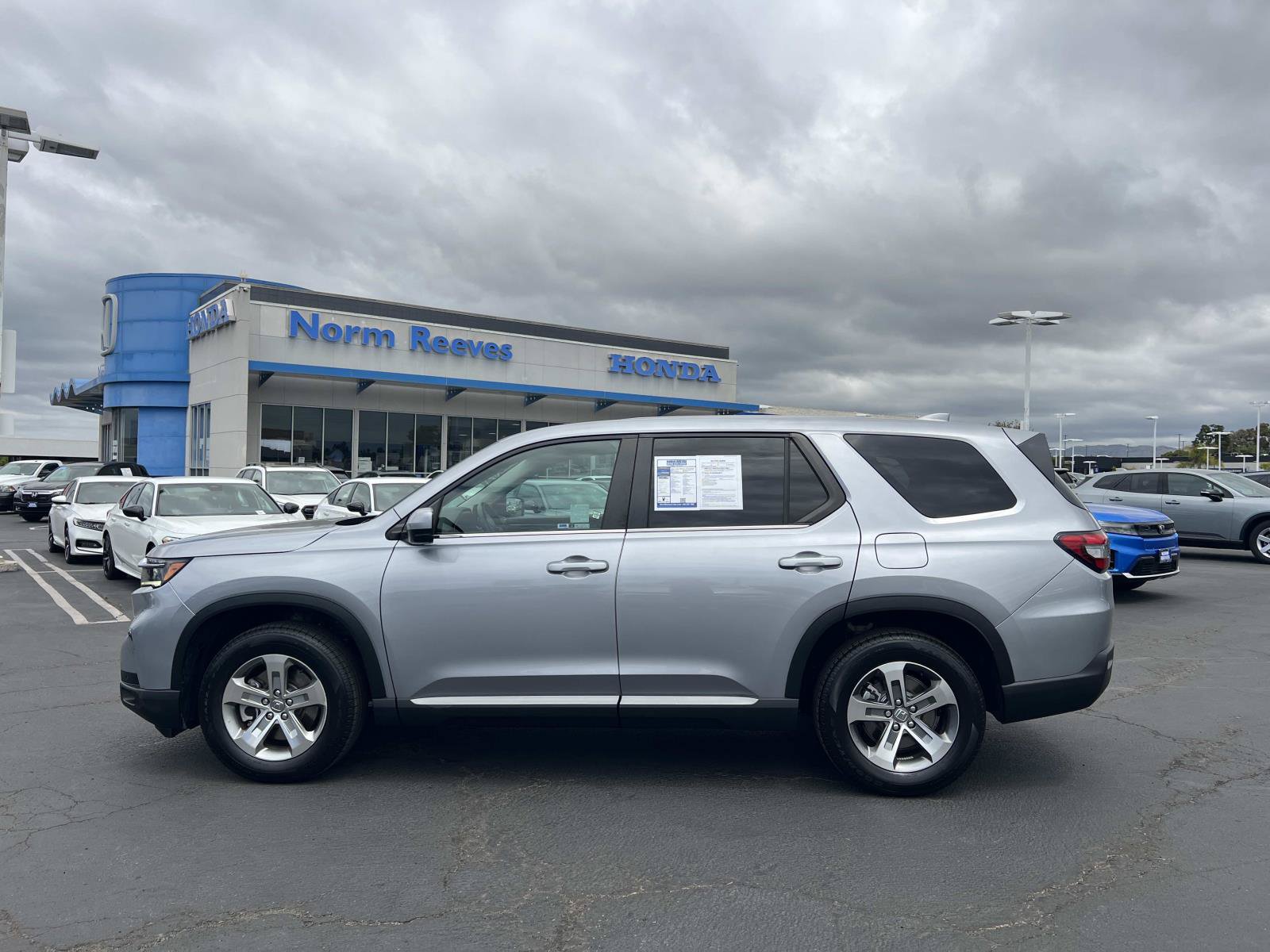 Used 2023 Honda Pilot EX-L image 2
