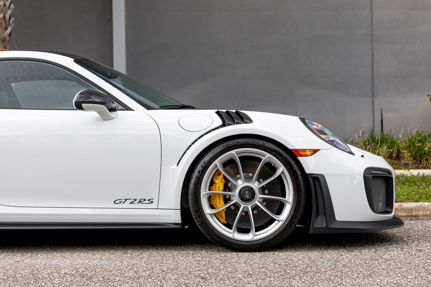 Used 2018 Porsche 911 GT2 RS w/ Weissach Package RWD image 9