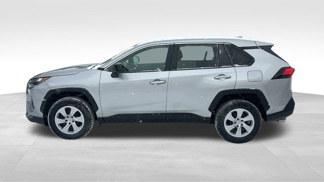Used 2024 Toyota RAV4 LE image 4