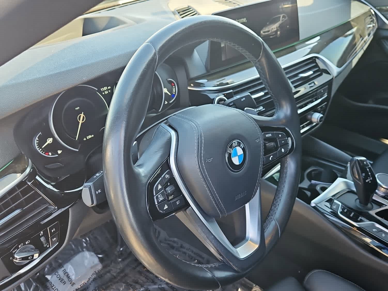 Used 2019 BMW 530i w/ Convenience Package image 2