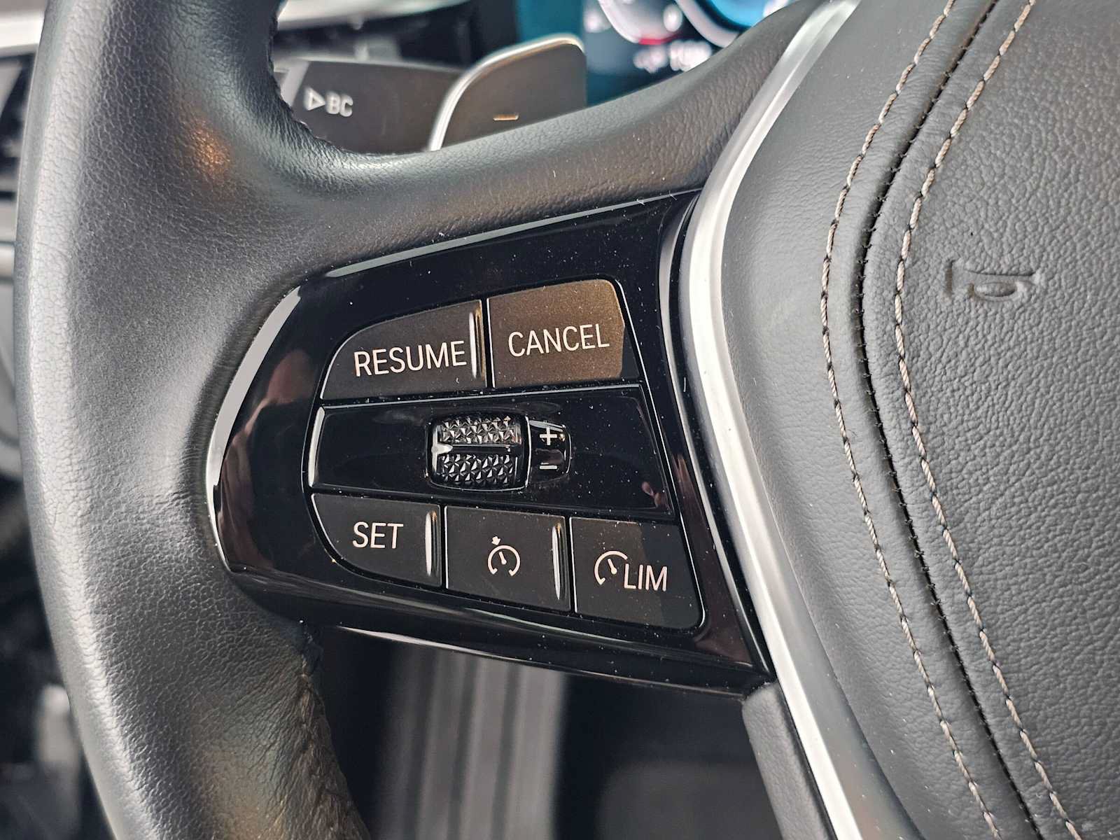Used 2023 BMW 530e w/ Premium Package RWD image 27