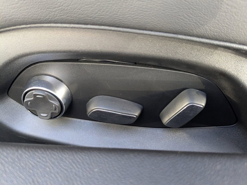 Used 2025 Chevrolet Corvette Stingray Premium Cpe w/ Z51 Performance Package image 19