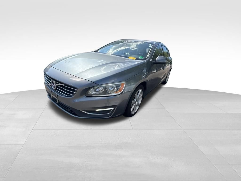 Used 2017 Volvo V60 T5 Premier FWD image 2