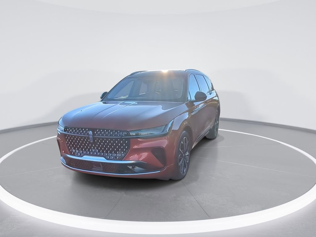 Used 2025 Lincoln Nautilus Reserve image 3