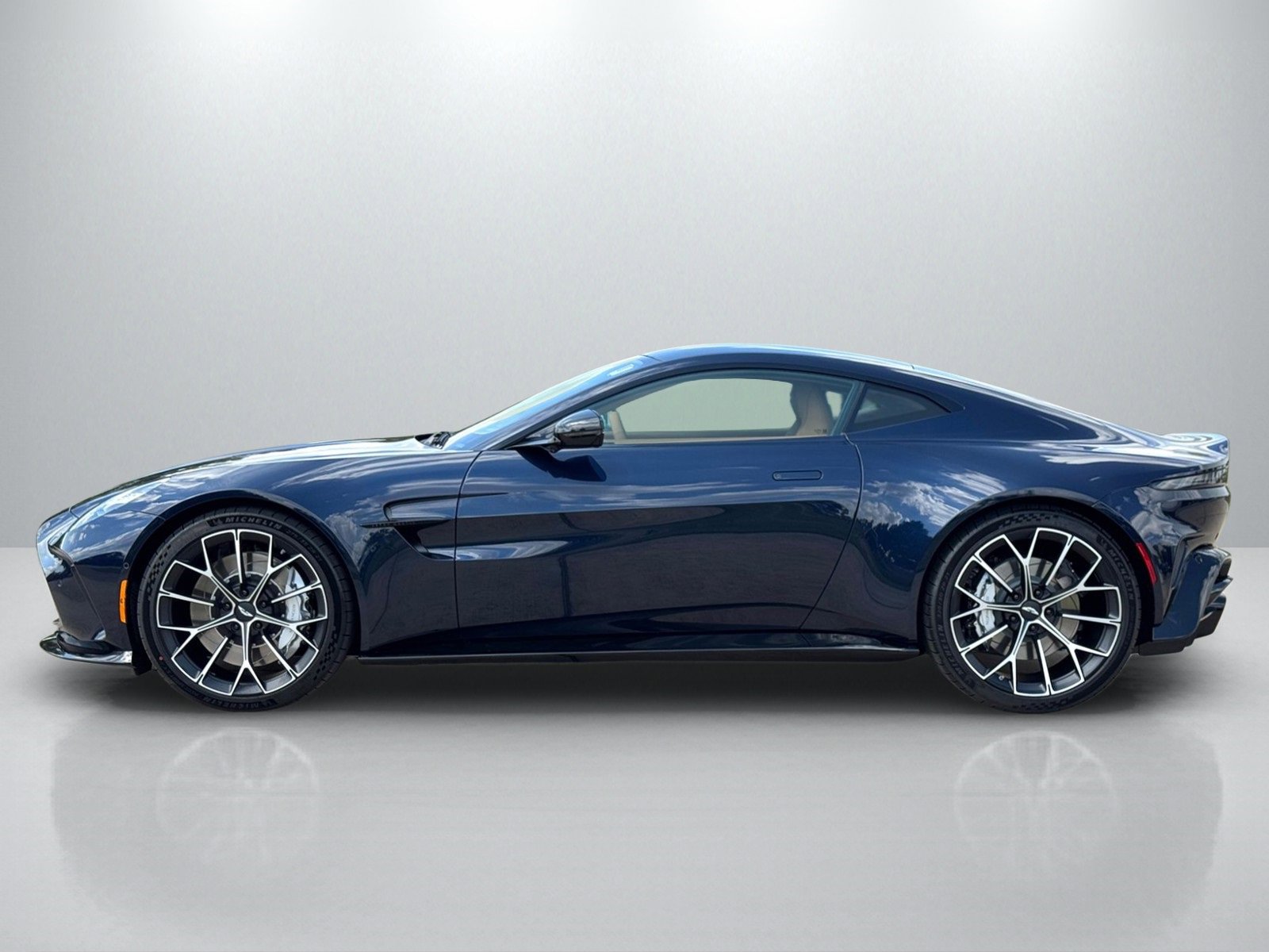 New 2026 Aston Martin V8 Vantage Coupe image 8