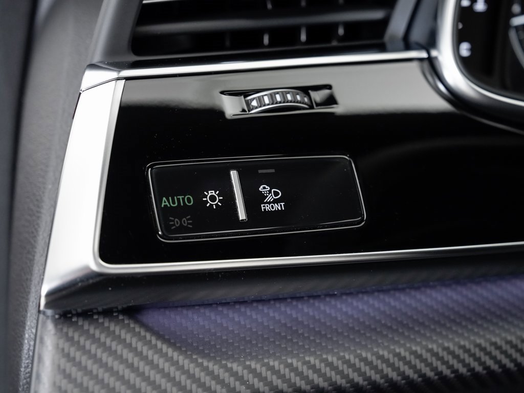 New 2025 Audi RS Q8 performance image 10