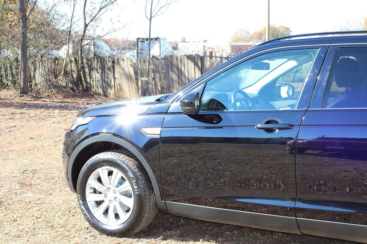 Used 2018 Land Rover Discovery Sport SE image 11