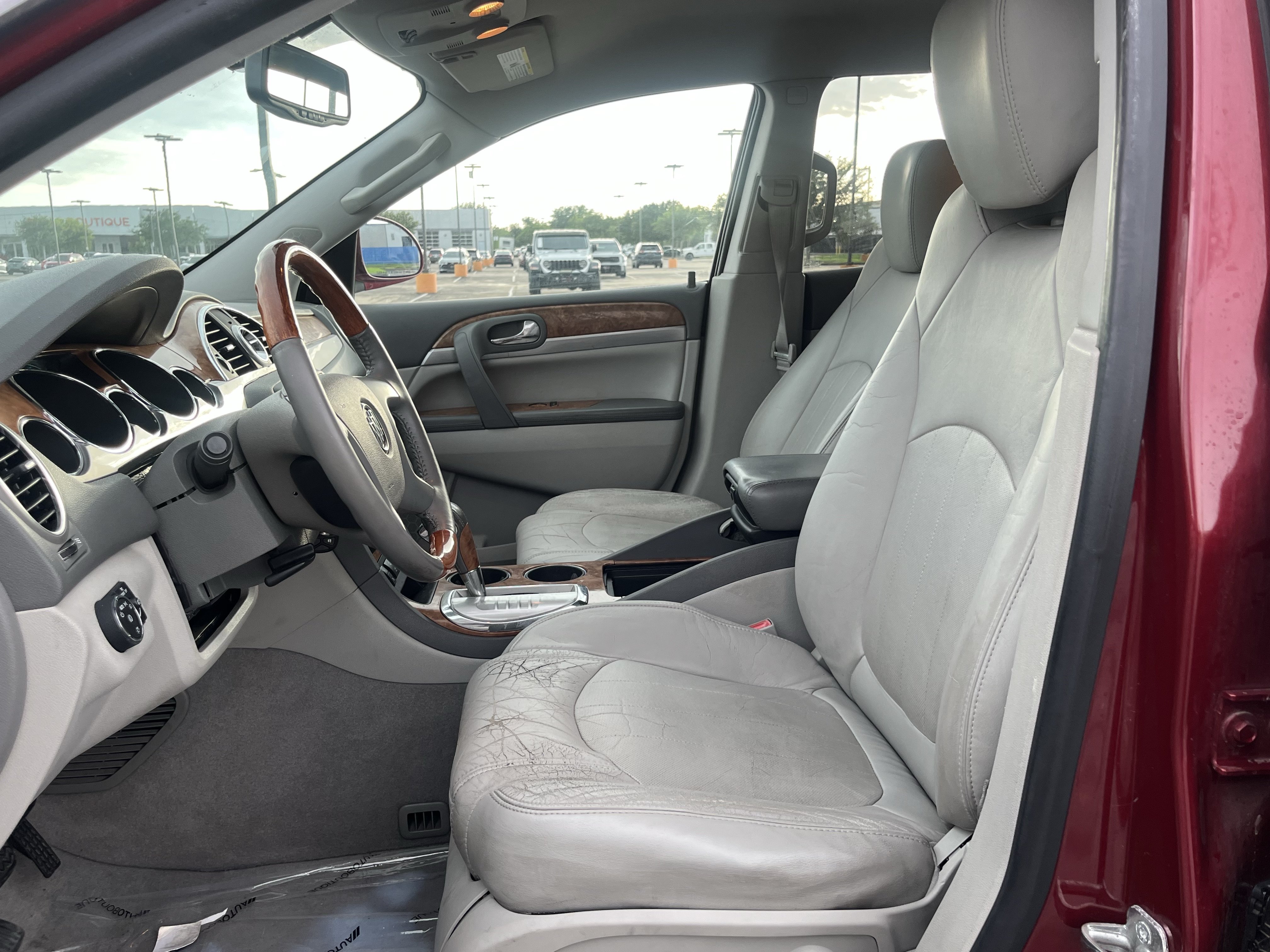 Used 2011 Buick Enclave CXL FWD image 29