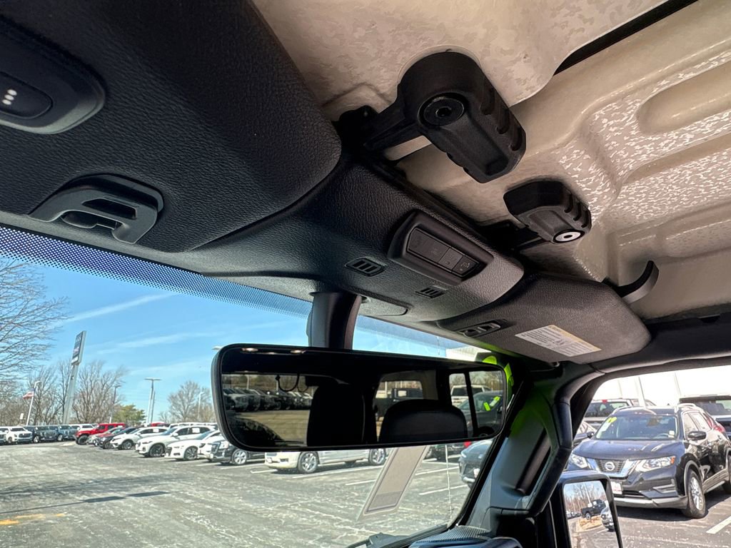Used 2020 Jeep Wrangler Unlimited Rubicon w/ Dual Top Group image 28