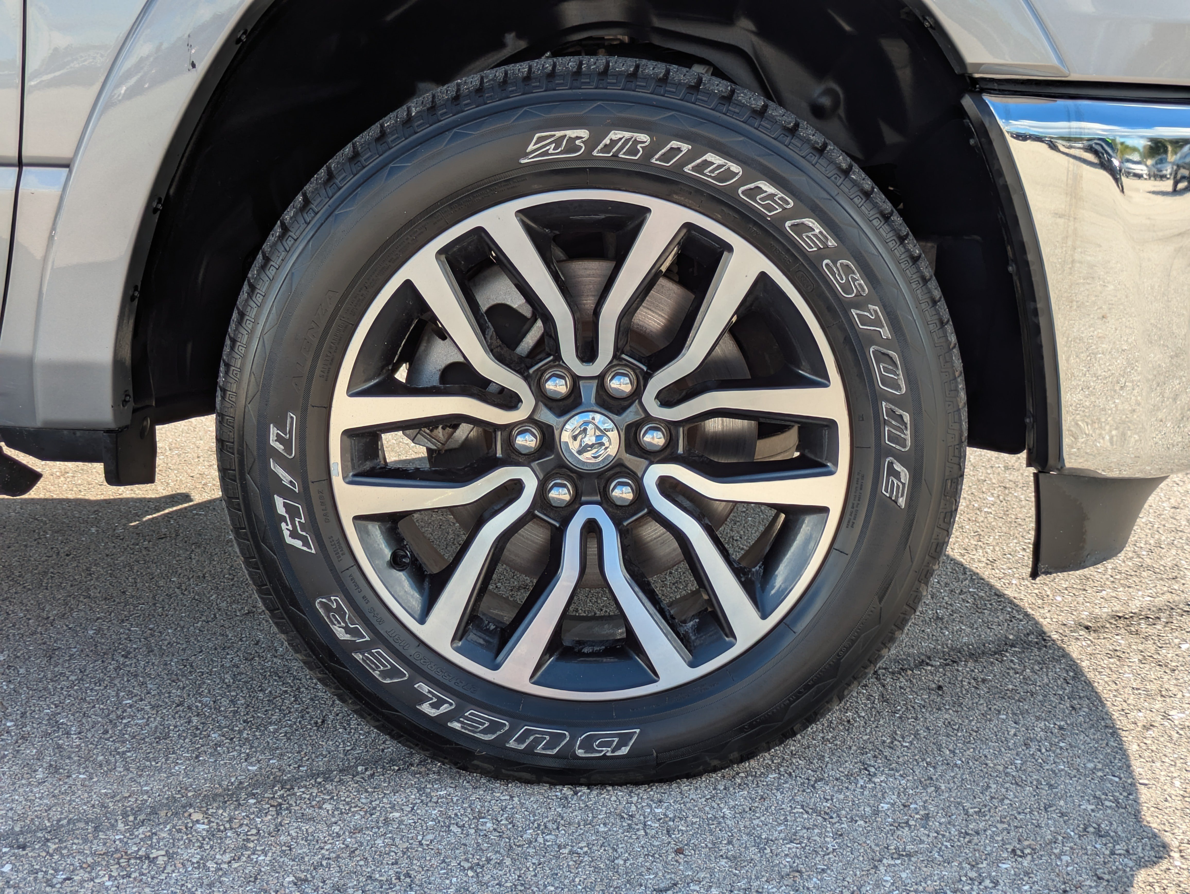 Used 2025 RAM 1500 Limited AWD/4WD image 11
