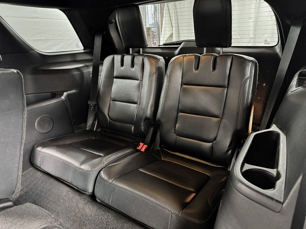 Used 2016 Ford Explorer XLT w/ Equipment Group 202A AWD/4WD image 11
