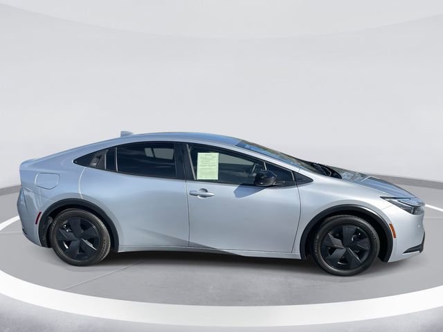 Used 2023 Toyota Prius Prime SE image 4