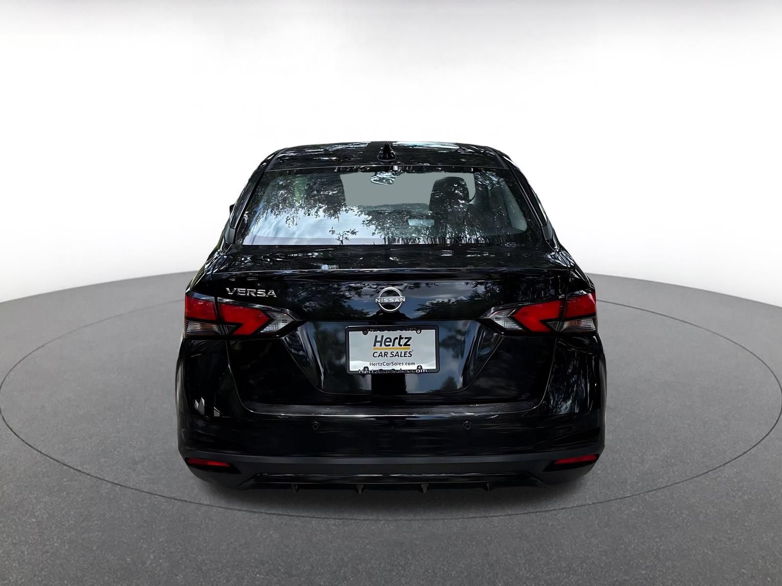 Used 2025 Nissan Versa SV FWD image 6